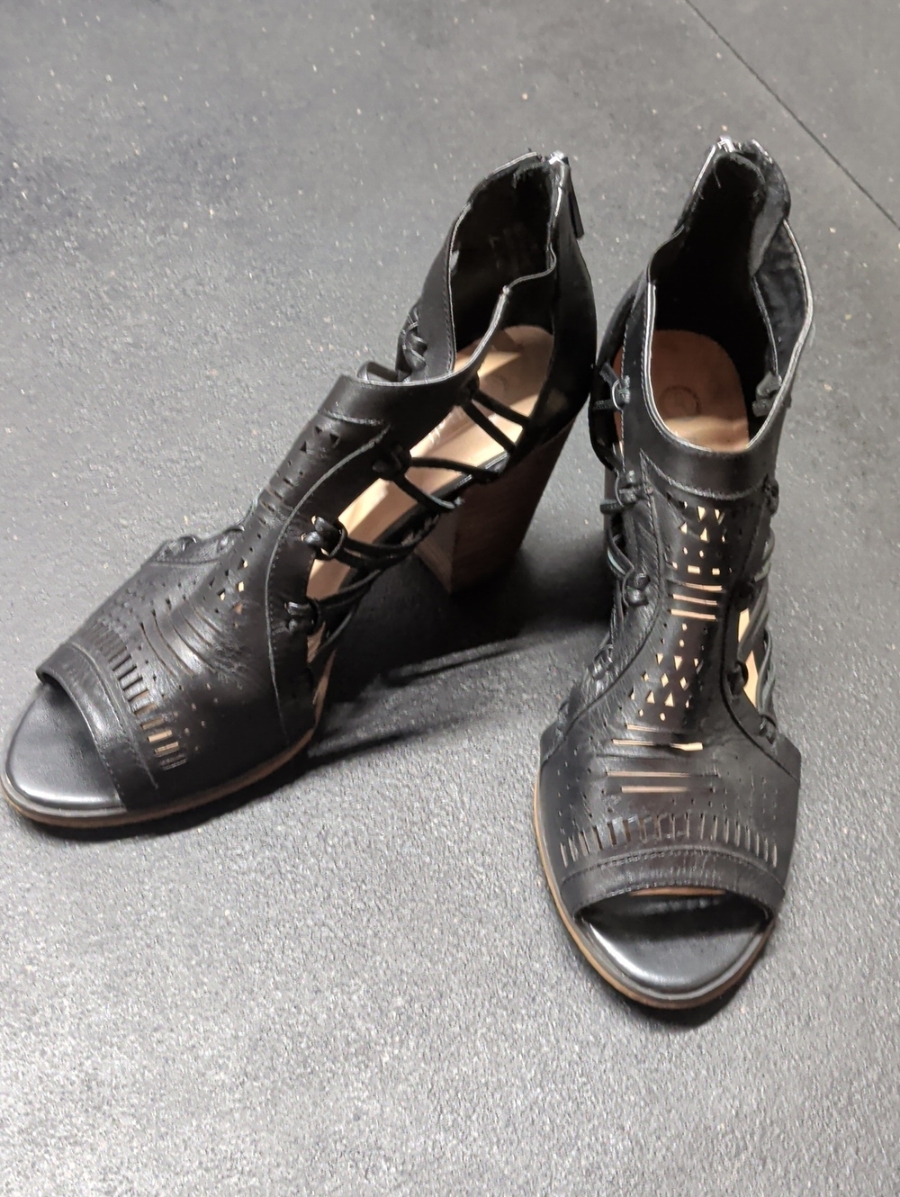 Bella Vita Black Cutout Lace-Up Peep Toe Block Heels